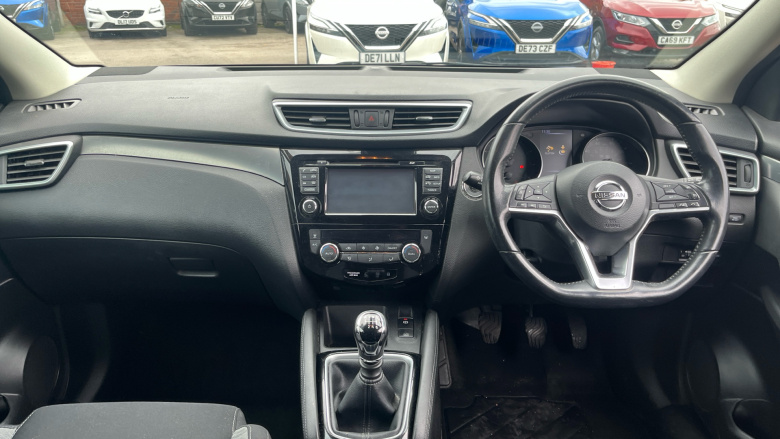 Nissan Qashqai 1.2 DiG-T N-Connecta 5dr Petrol Hatchback